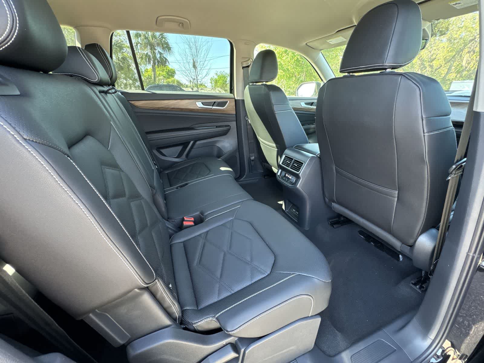 Thumbnail: 2026 Volkswagen Atlas - 18