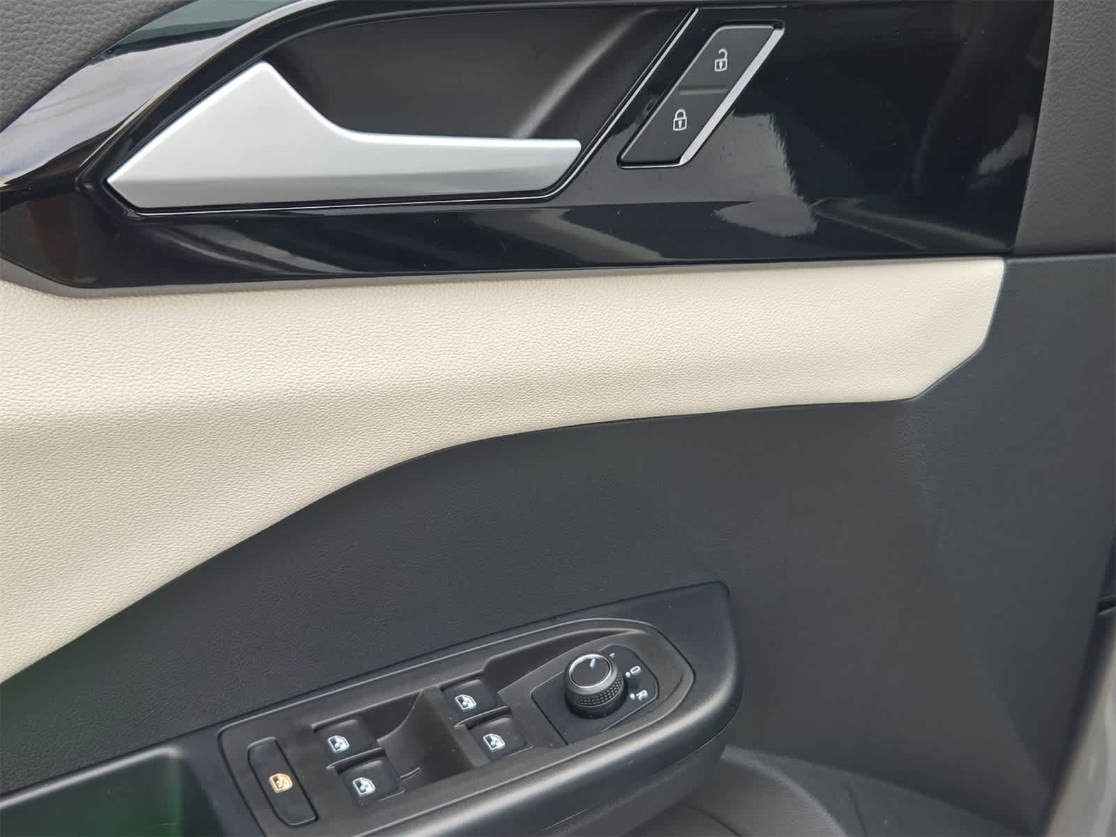 Thumbnail: 2025 Volkswagen Taos - 36