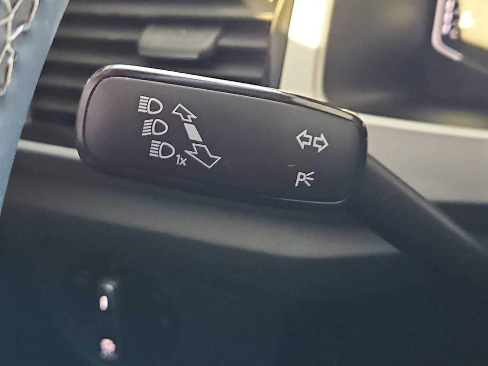 Thumbnail: 2022 Volkswagen Atlas - 29