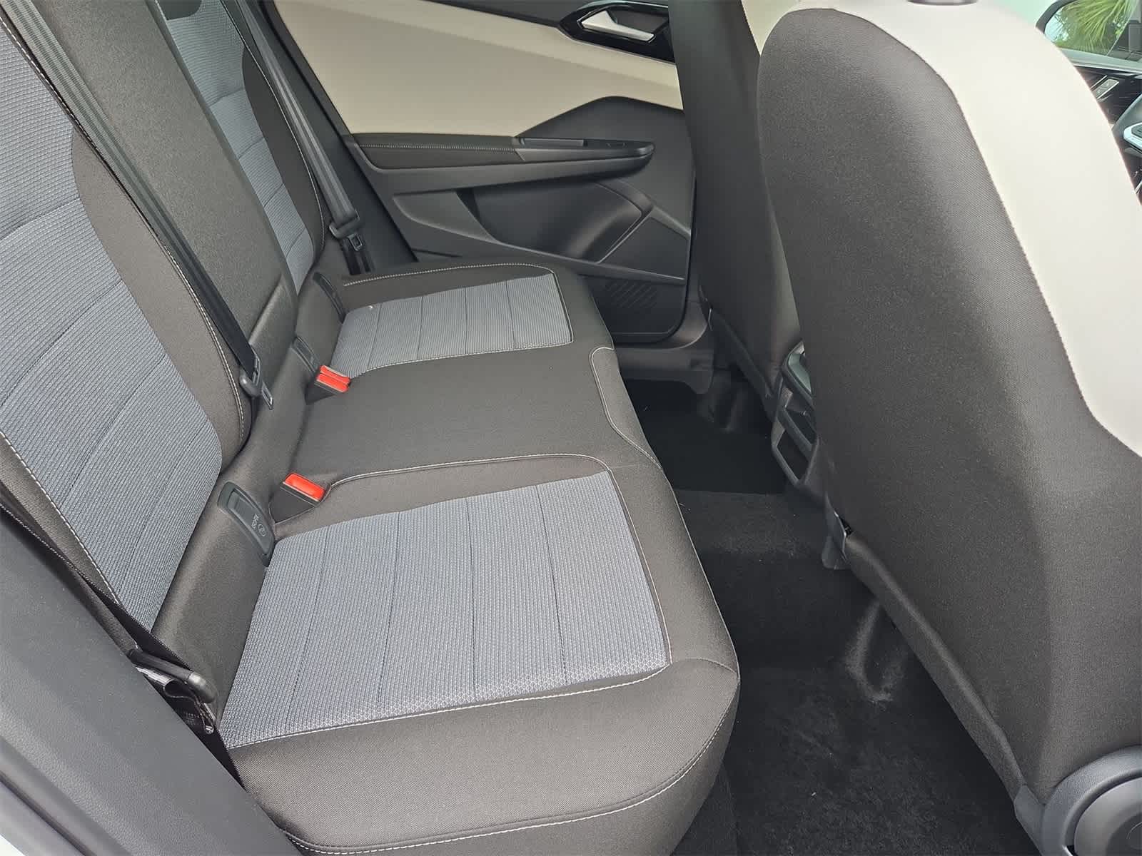 Thumbnail: 2025 Volkswagen Taos - 20