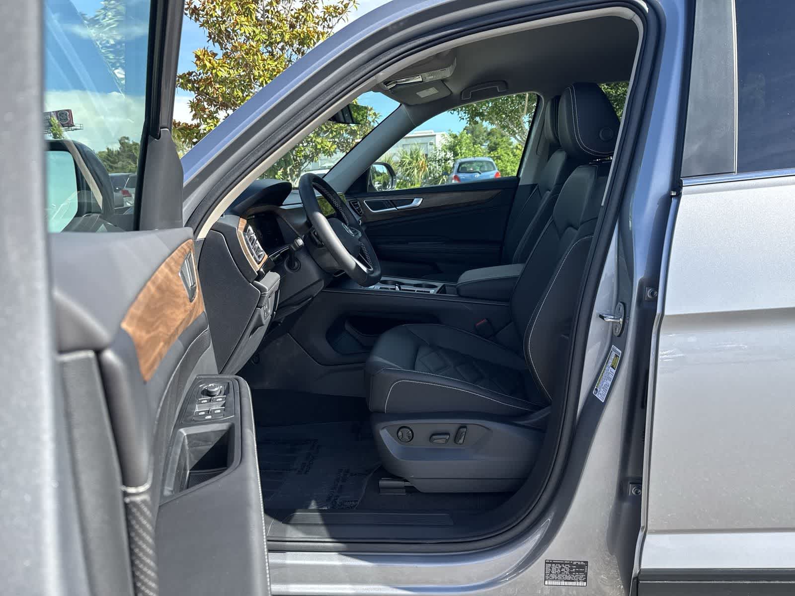 Thumbnail: 2026 Volkswagen Atlas - 2