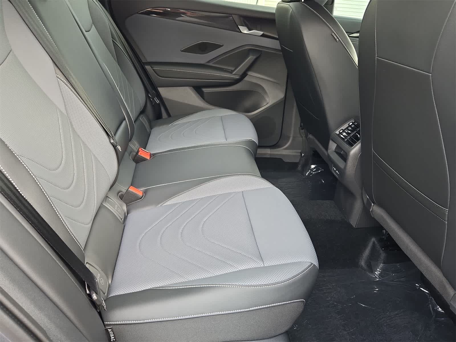 Thumbnail: 2025 Volkswagen Tiguan - 21