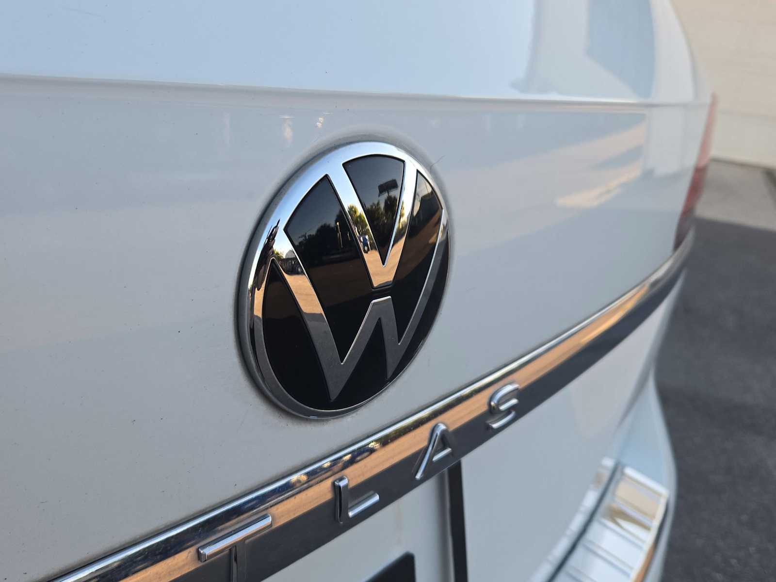 Thumbnail: 2022 Volkswagen Atlas - 12