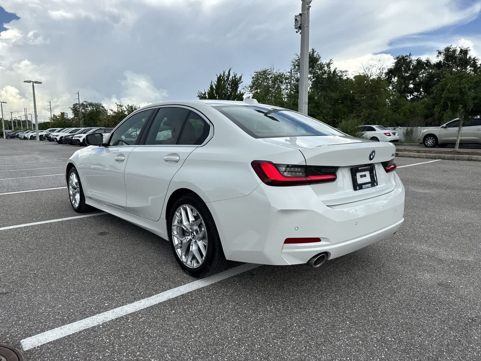 Thumbnail: 2025 BMW 3 Series - 11