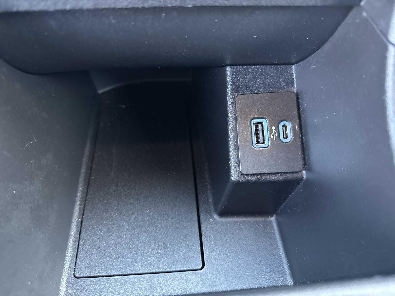 Thumbnail: 2023 Ford Edge - 29