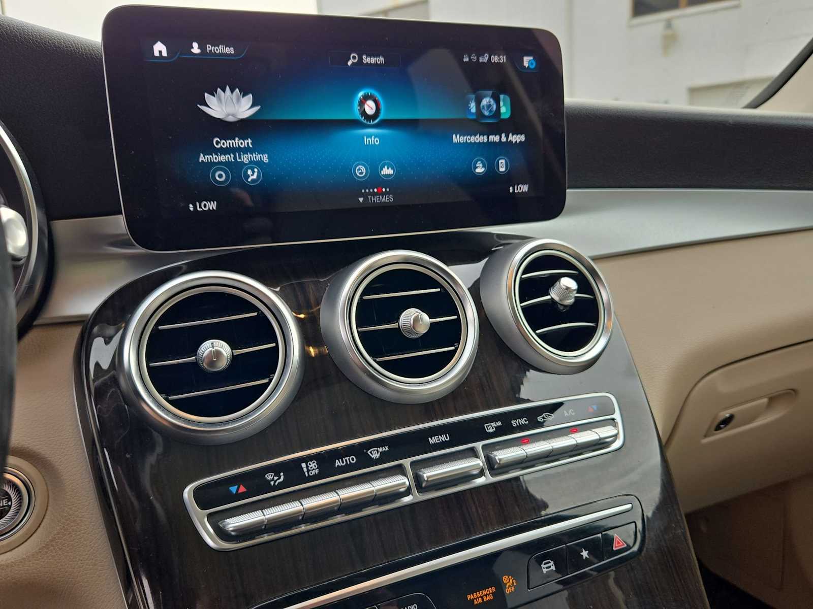 Thumbnail: 2022 Mercedes-Benz GLC - 25