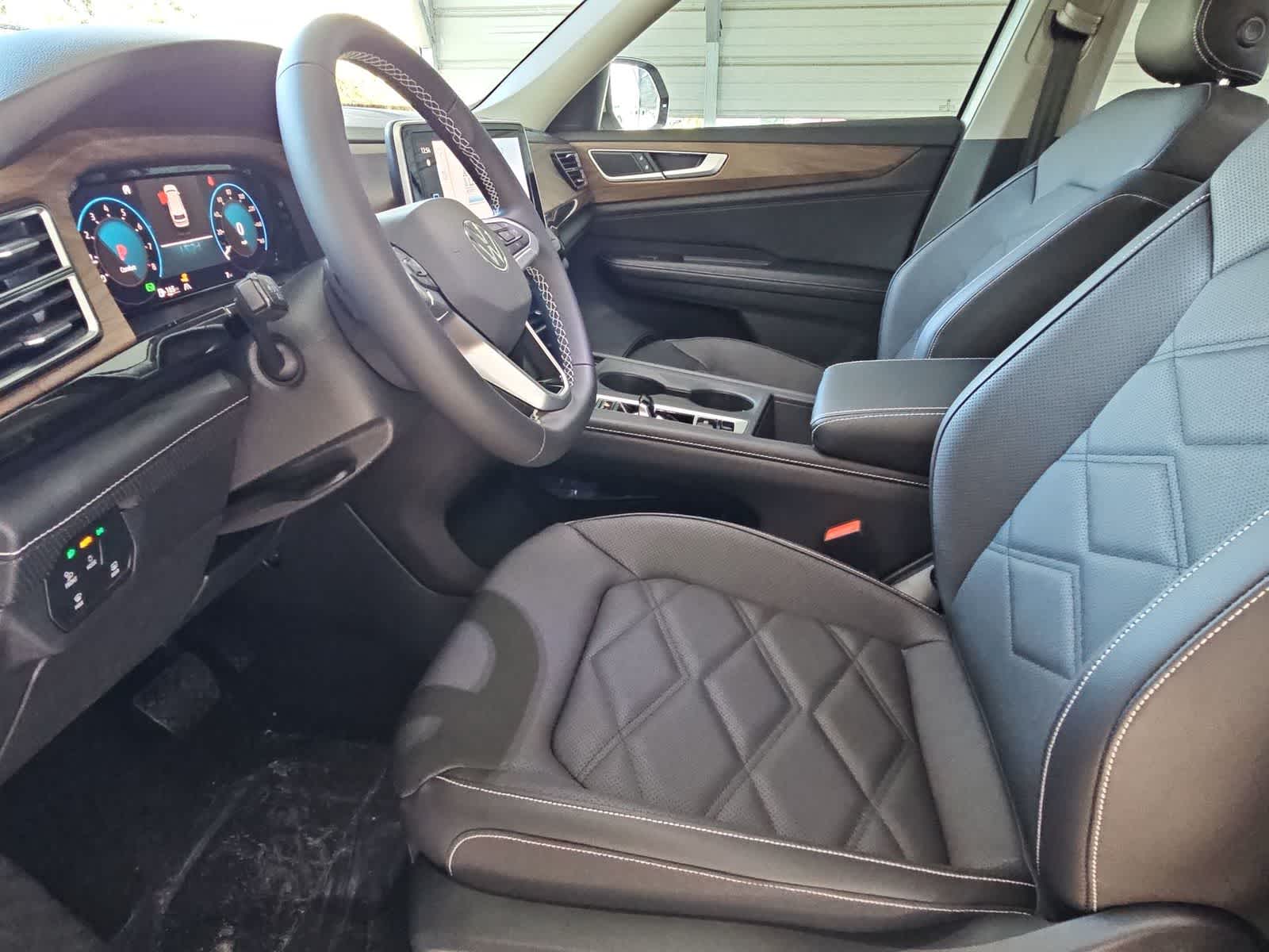 Thumbnail: 2026 Volkswagen Atlas - 17