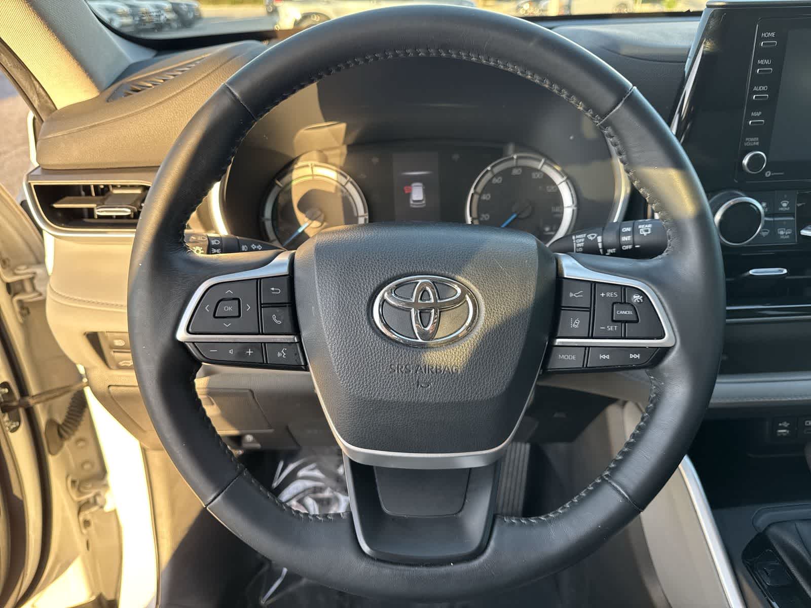 Thumbnail: 2022 Toyota Highlander - 28