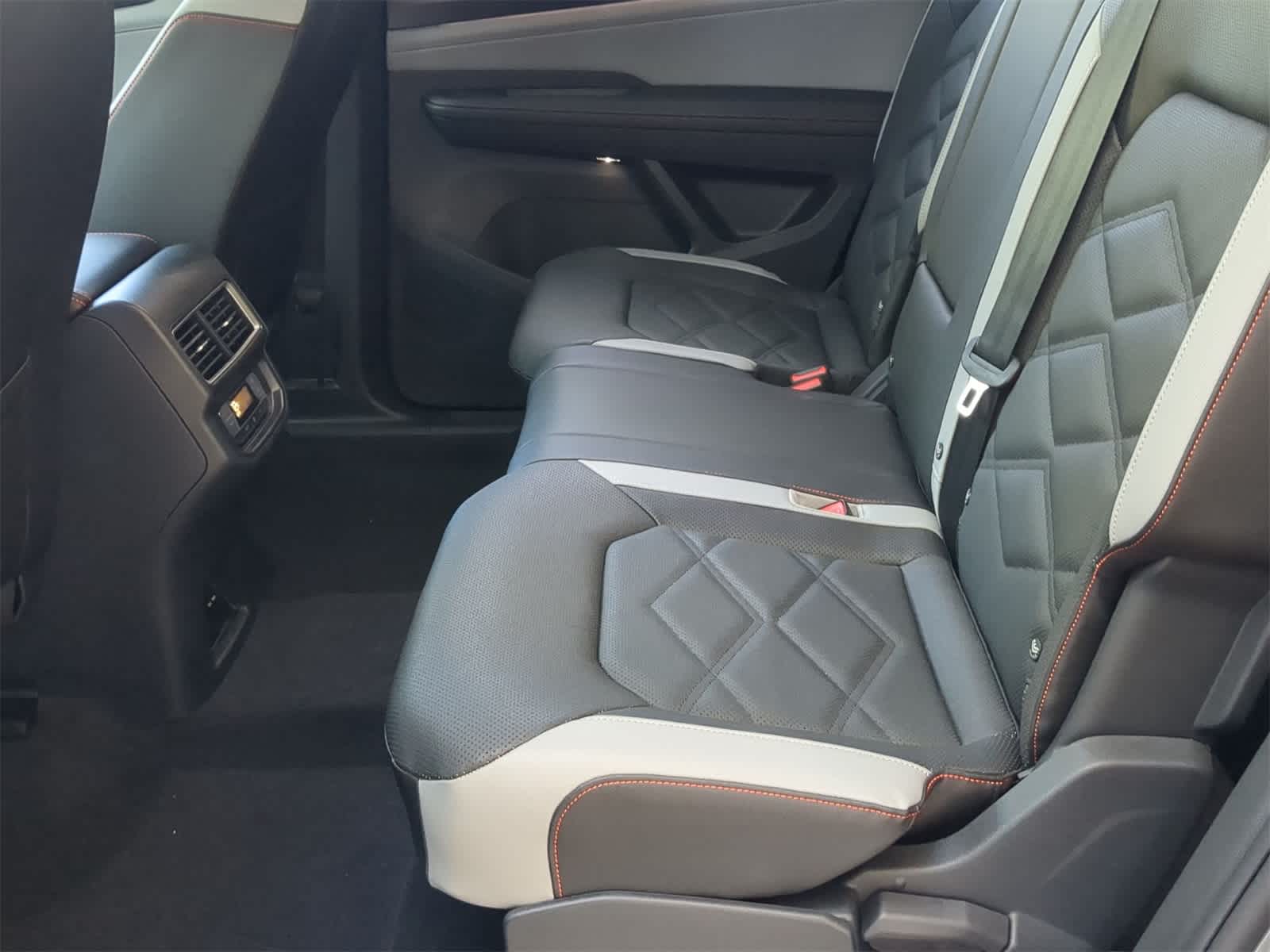 Thumbnail: 2025 Volkswagen Atlas - 20