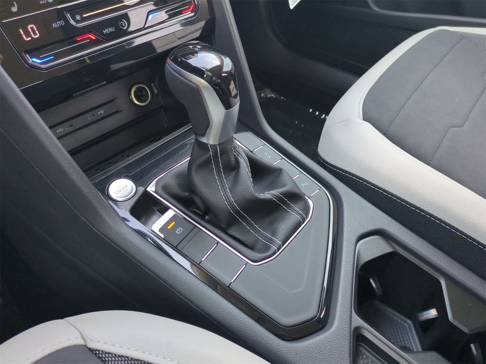 Thumbnail: 2025 Volkswagen Taos - 32