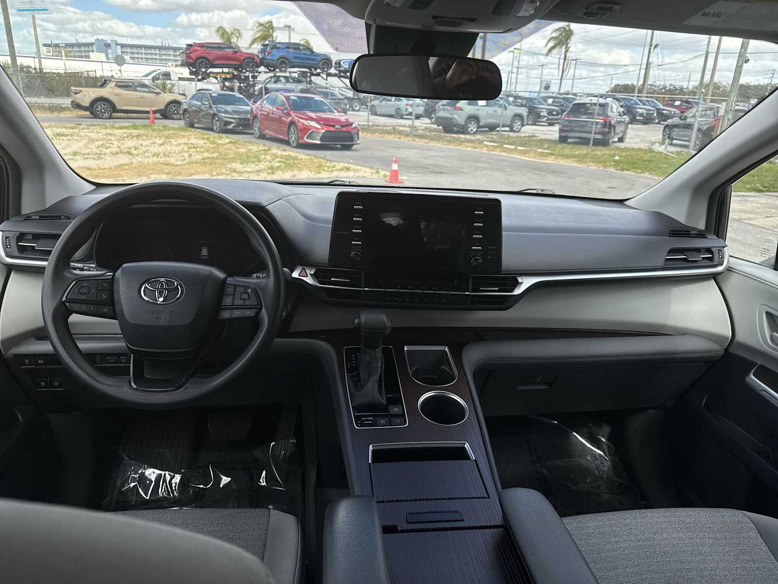 Thumbnail: 2023 Toyota Sienna - 14