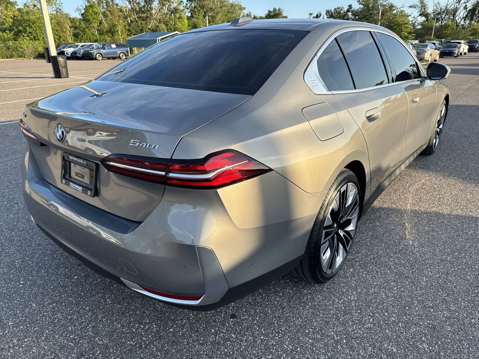 Thumbnail: 2026 BMW 5 Series - 5