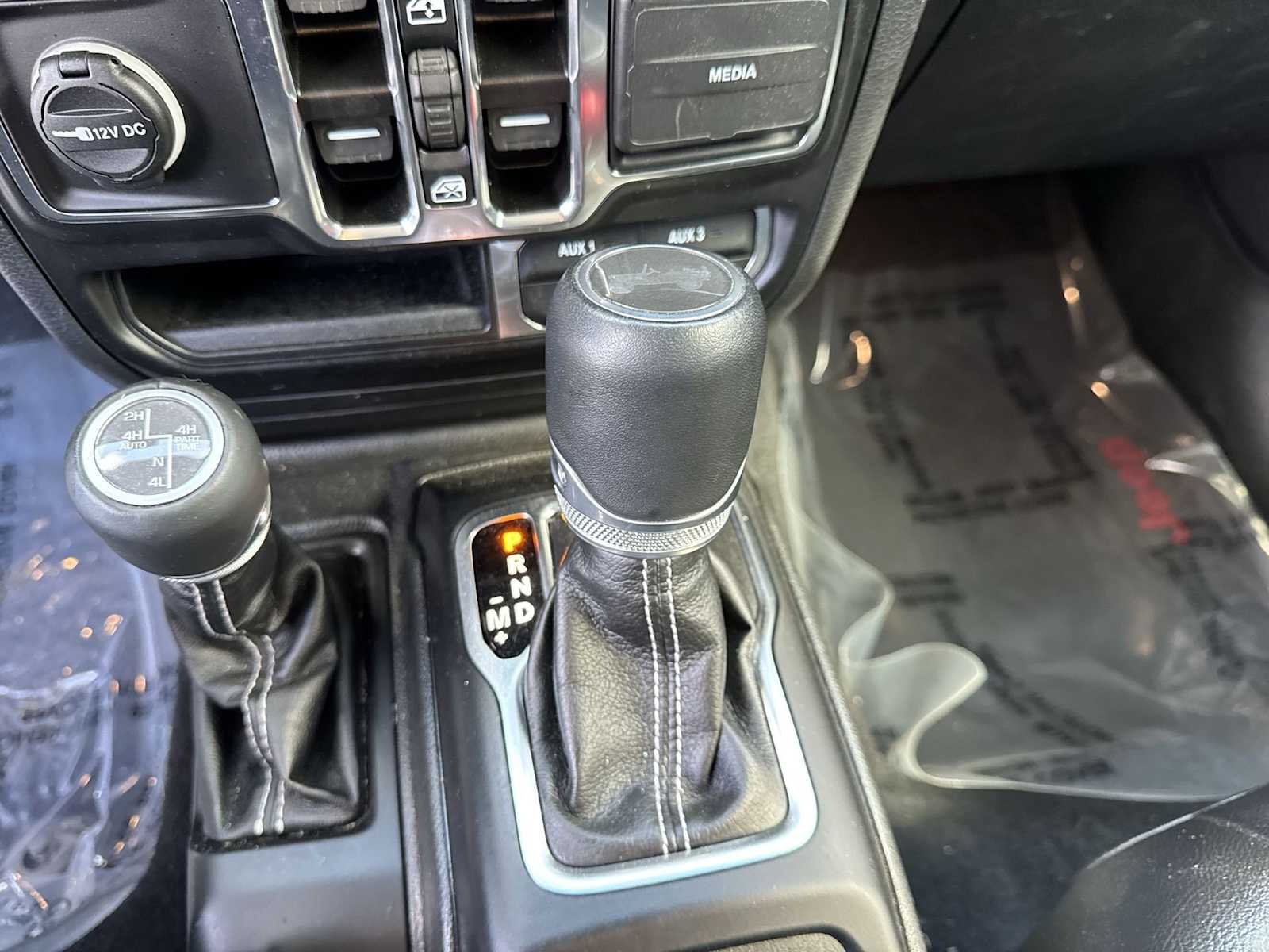 Thumbnail: 2023 Jeep Wrangler - 28