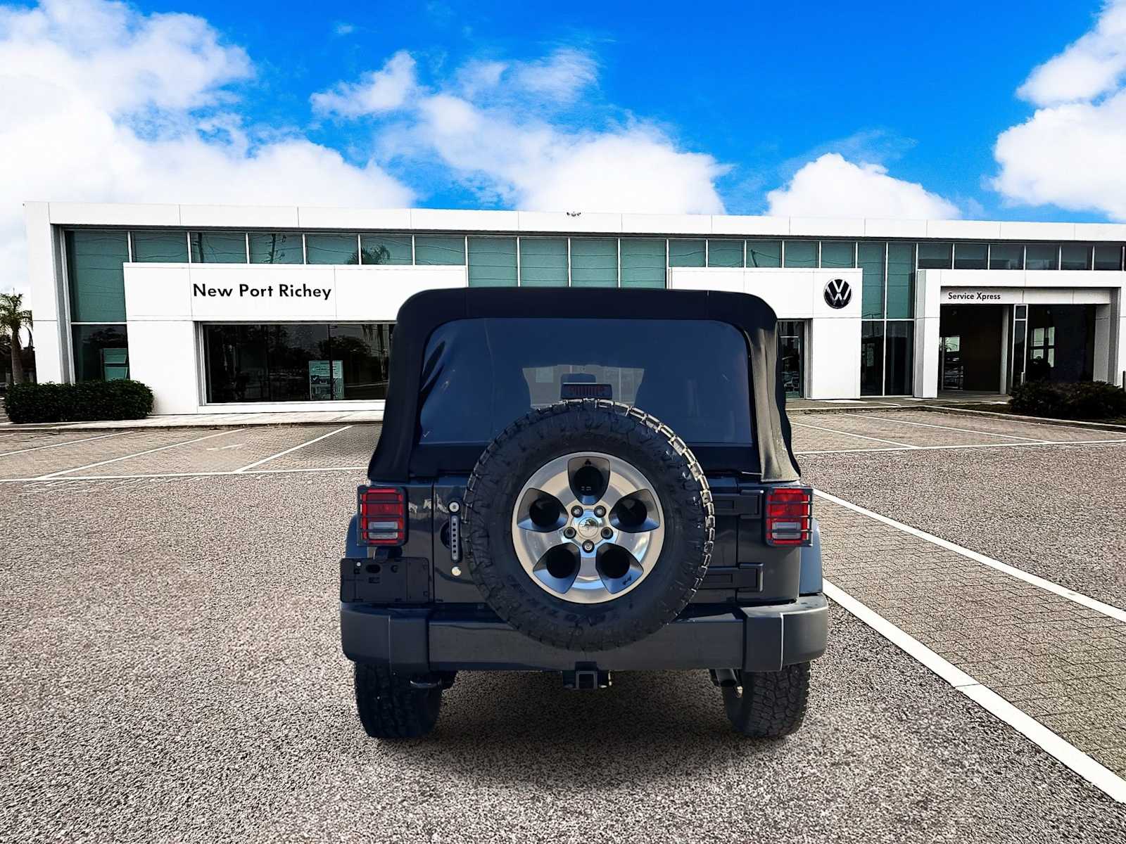 Thumbnail: 2016 Jeep Wrangler - 7