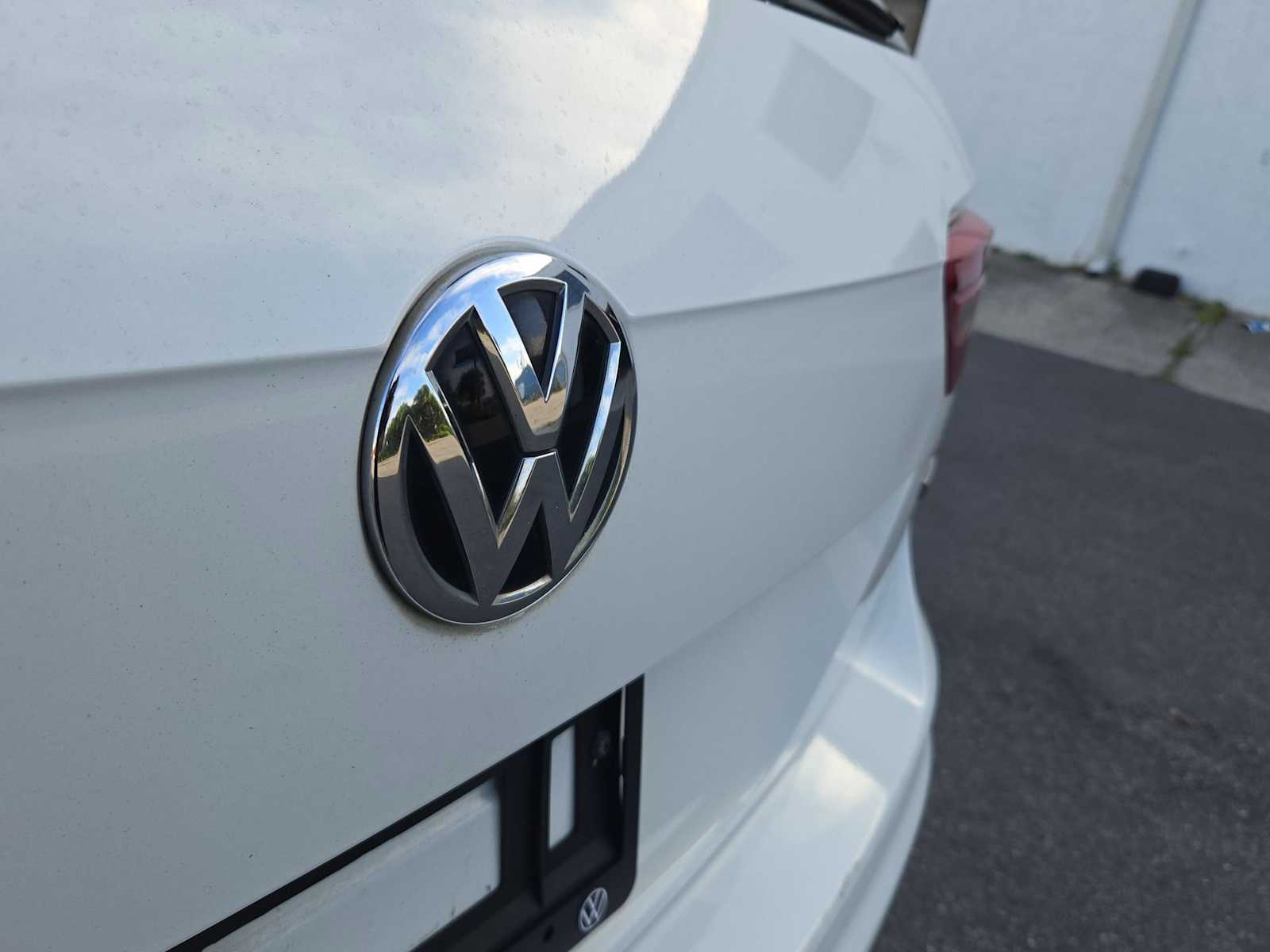 Thumbnail: 2018 Volkswagen Tiguan - 12