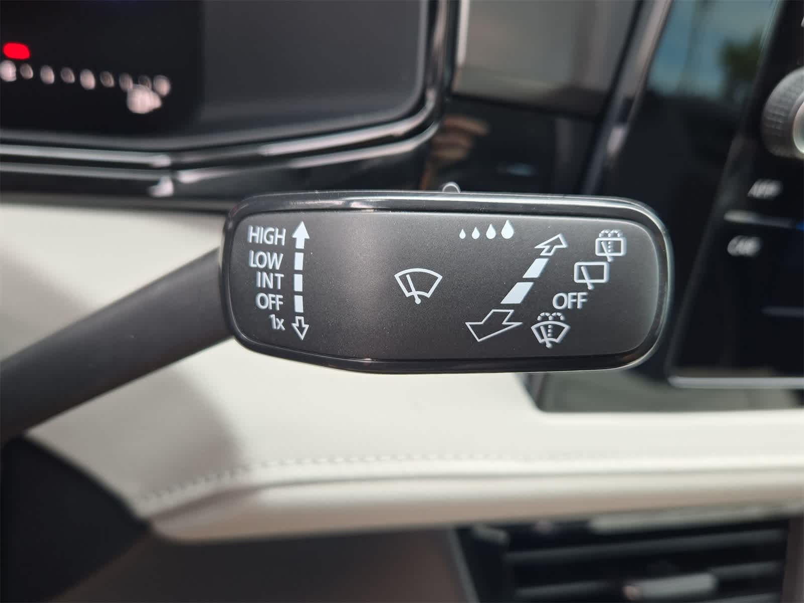 Thumbnail: 2025 Volkswagen Taos - 25