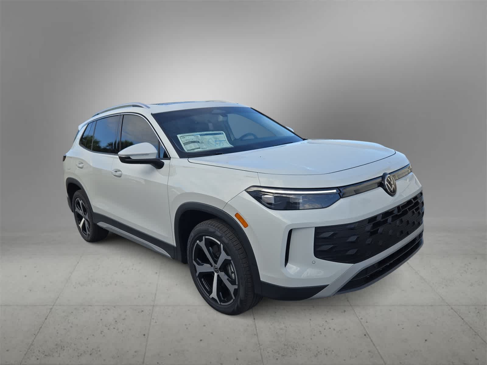 Thumbnail: 2025 Volkswagen Tiguan - 2