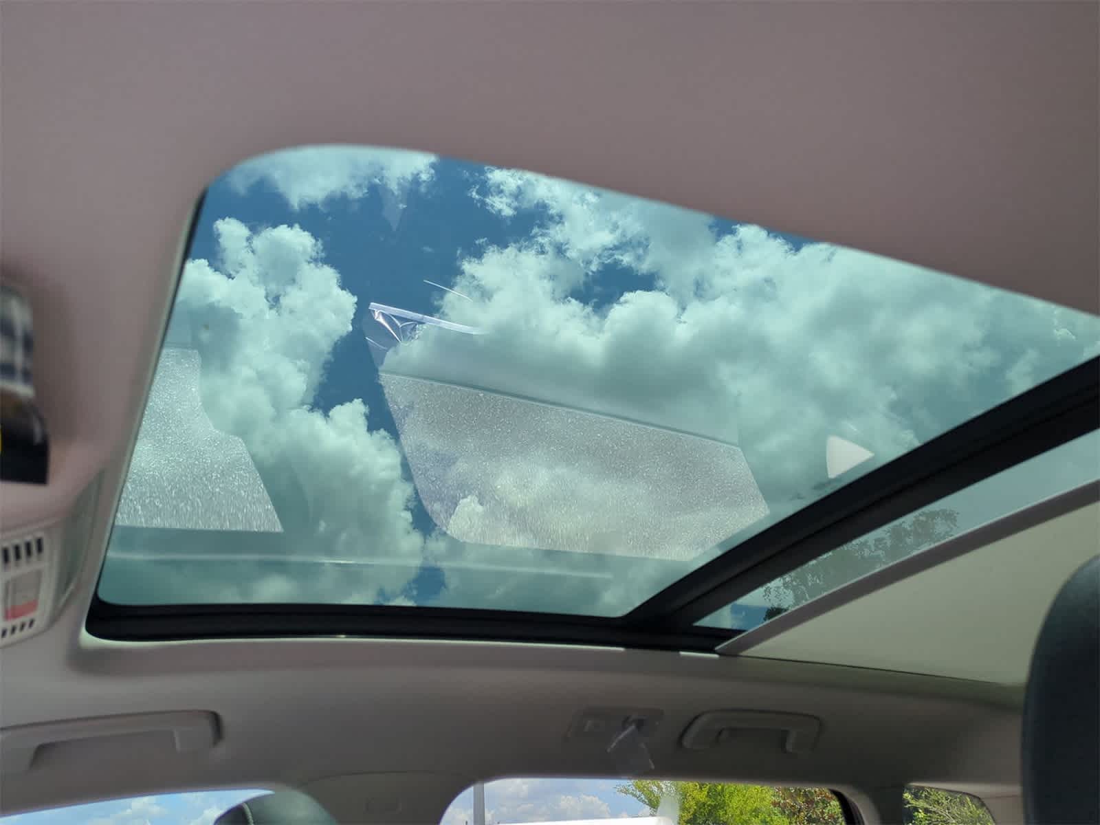 Thumbnail: 2025 Volkswagen Taos - 20