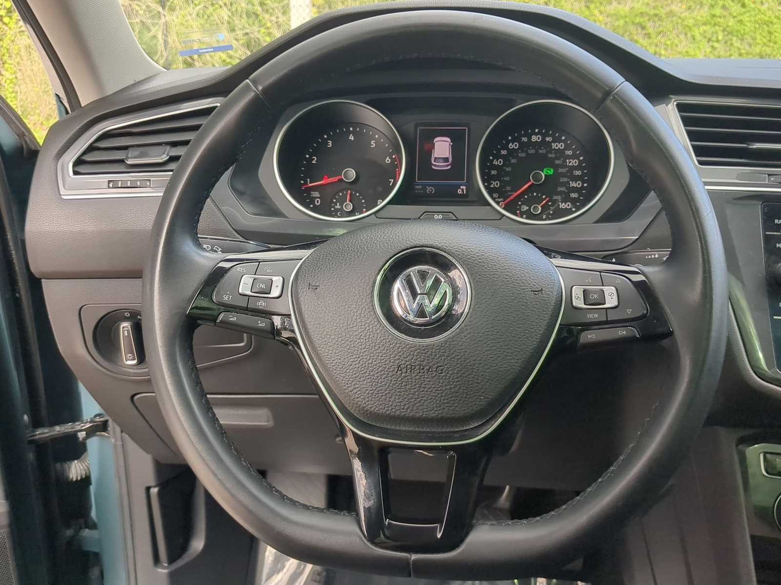 Thumbnail: 2020 Volkswagen Tiguan - 22