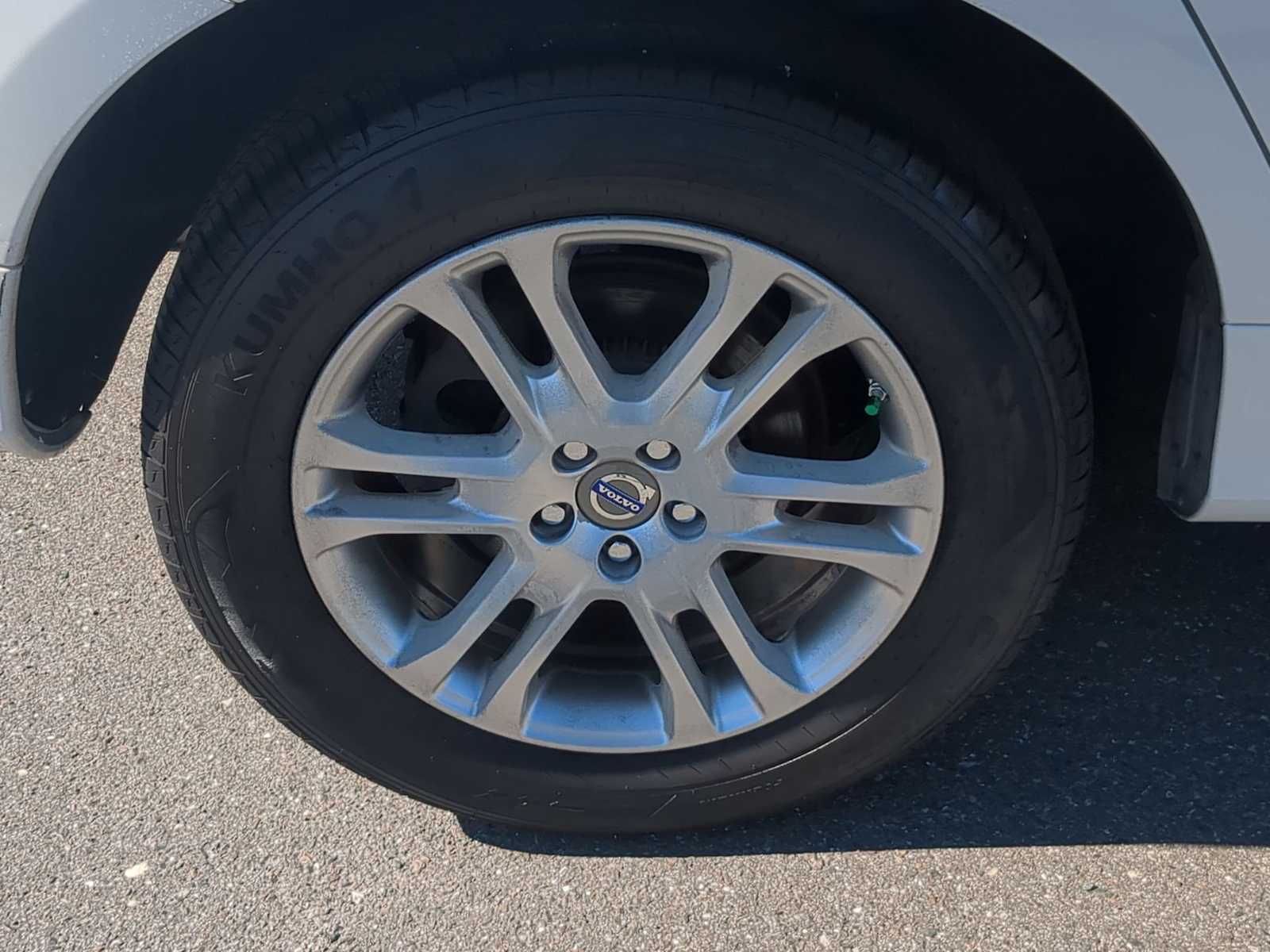 Thumbnail: 2015 Volvo XC60 - 14