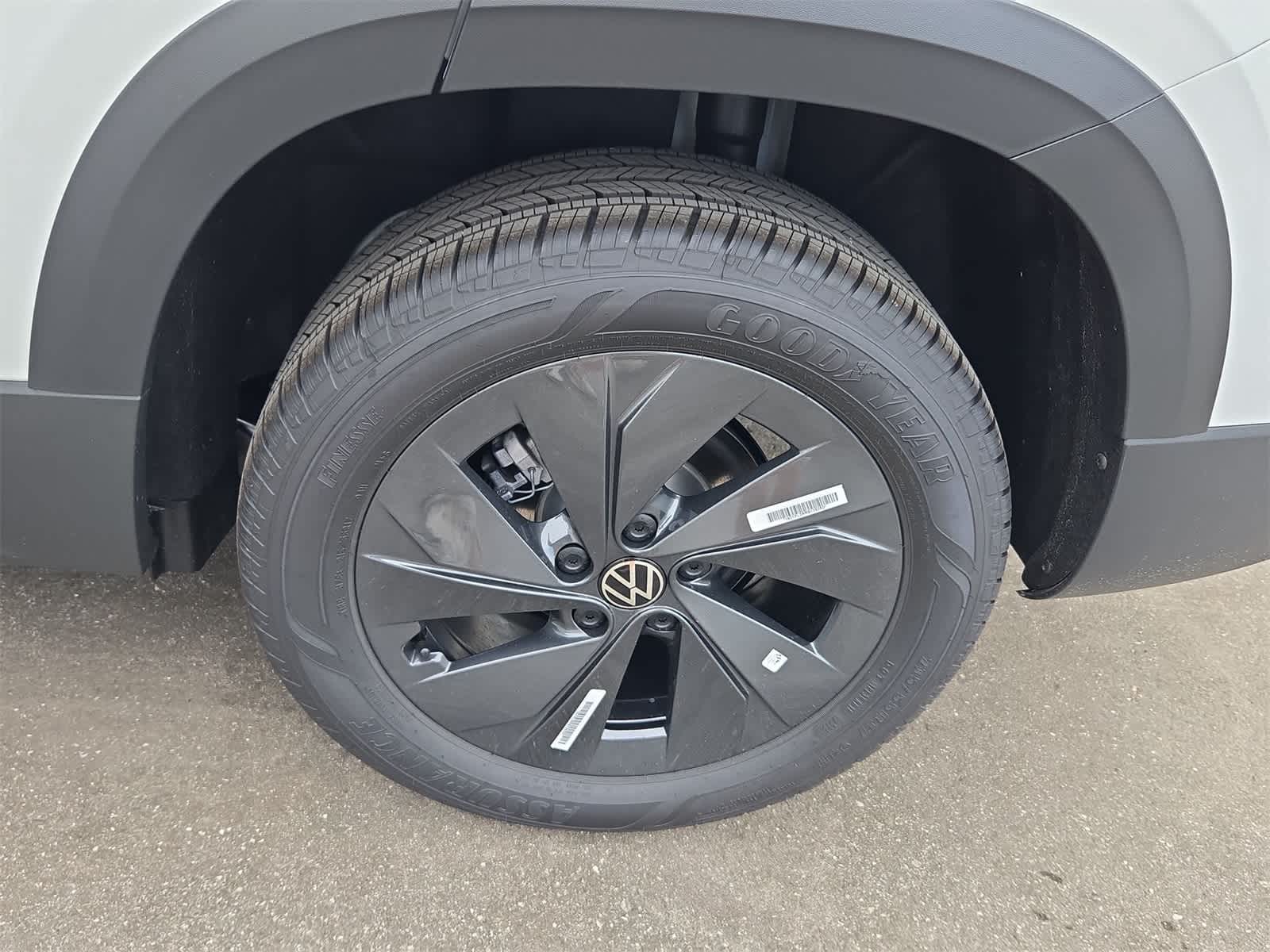 Thumbnail: 2025 Volkswagen Taos - 14