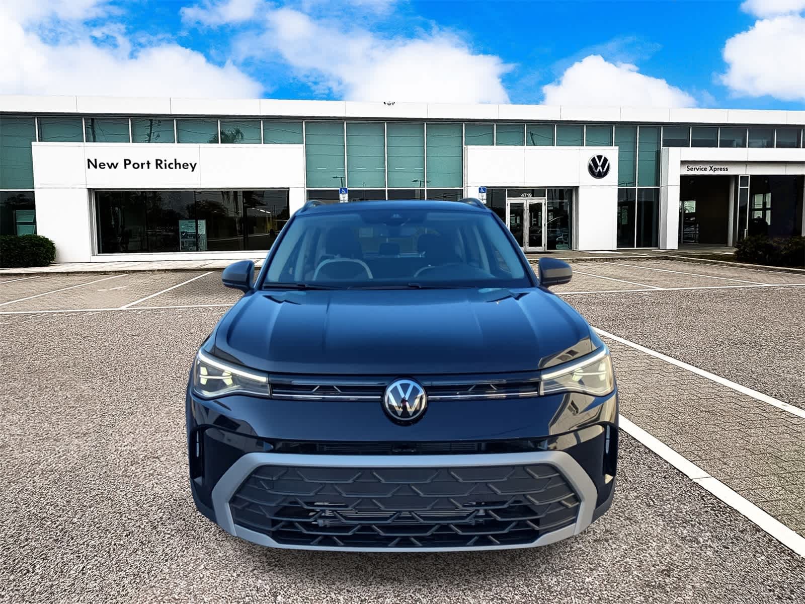 Thumbnail: 2025 Volkswagen Taos - 3