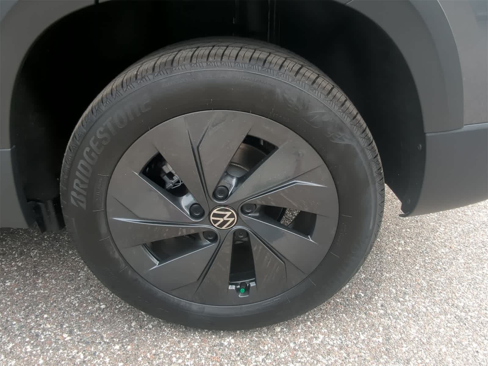 Thumbnail: 2025 Volkswagen Taos - 14