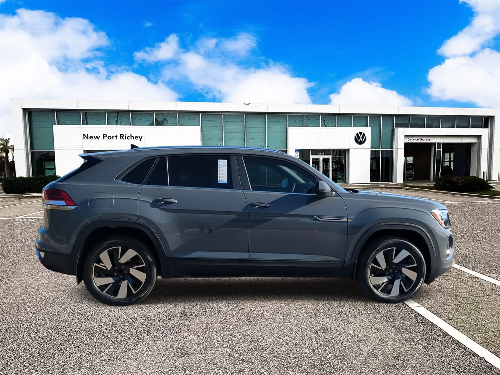 Thumbnail: 2025 Volkswagen Atlas - 10