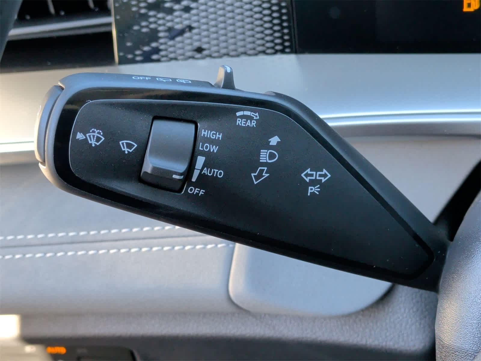 Thumbnail: 2025 Volkswagen Tiguan - 25