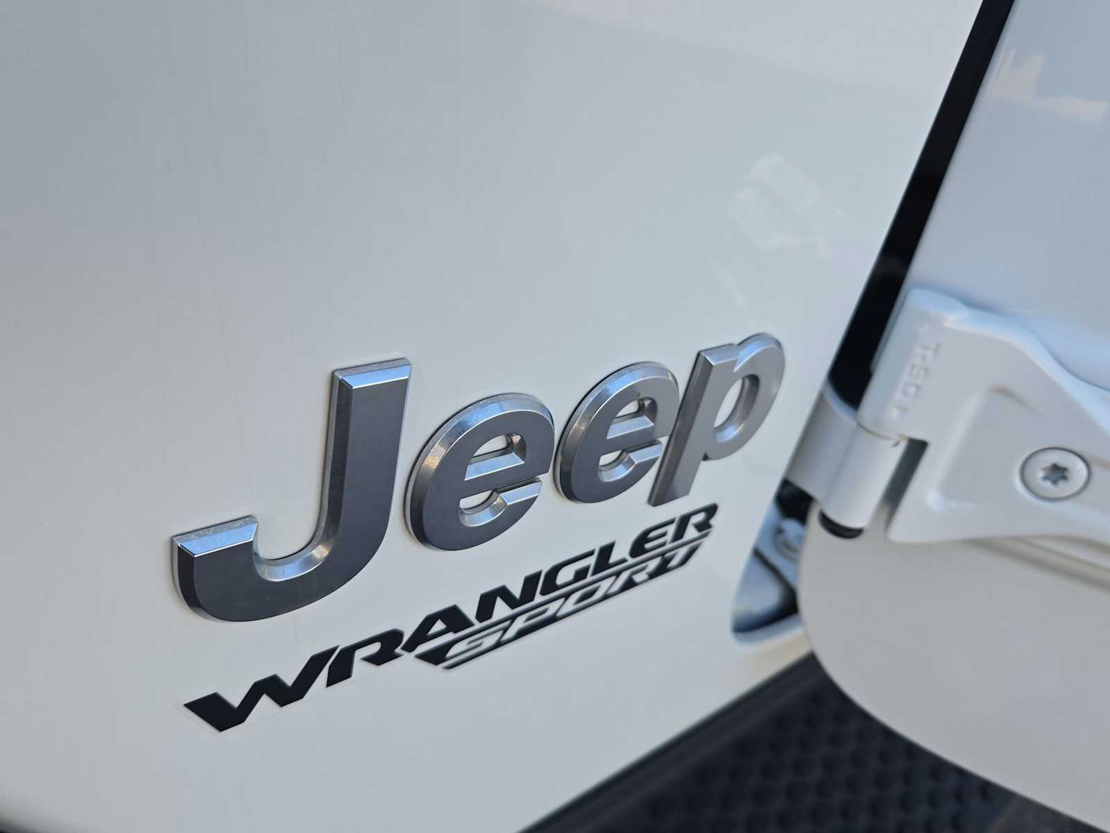 Thumbnail: 2019 Jeep Wrangler - 12