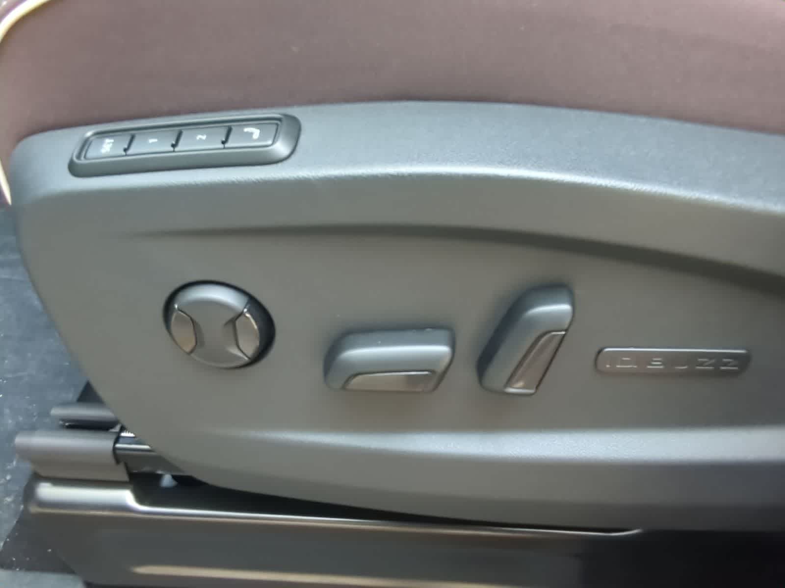 Thumbnail: 2025 Volkswagen ID.Buzz - 18