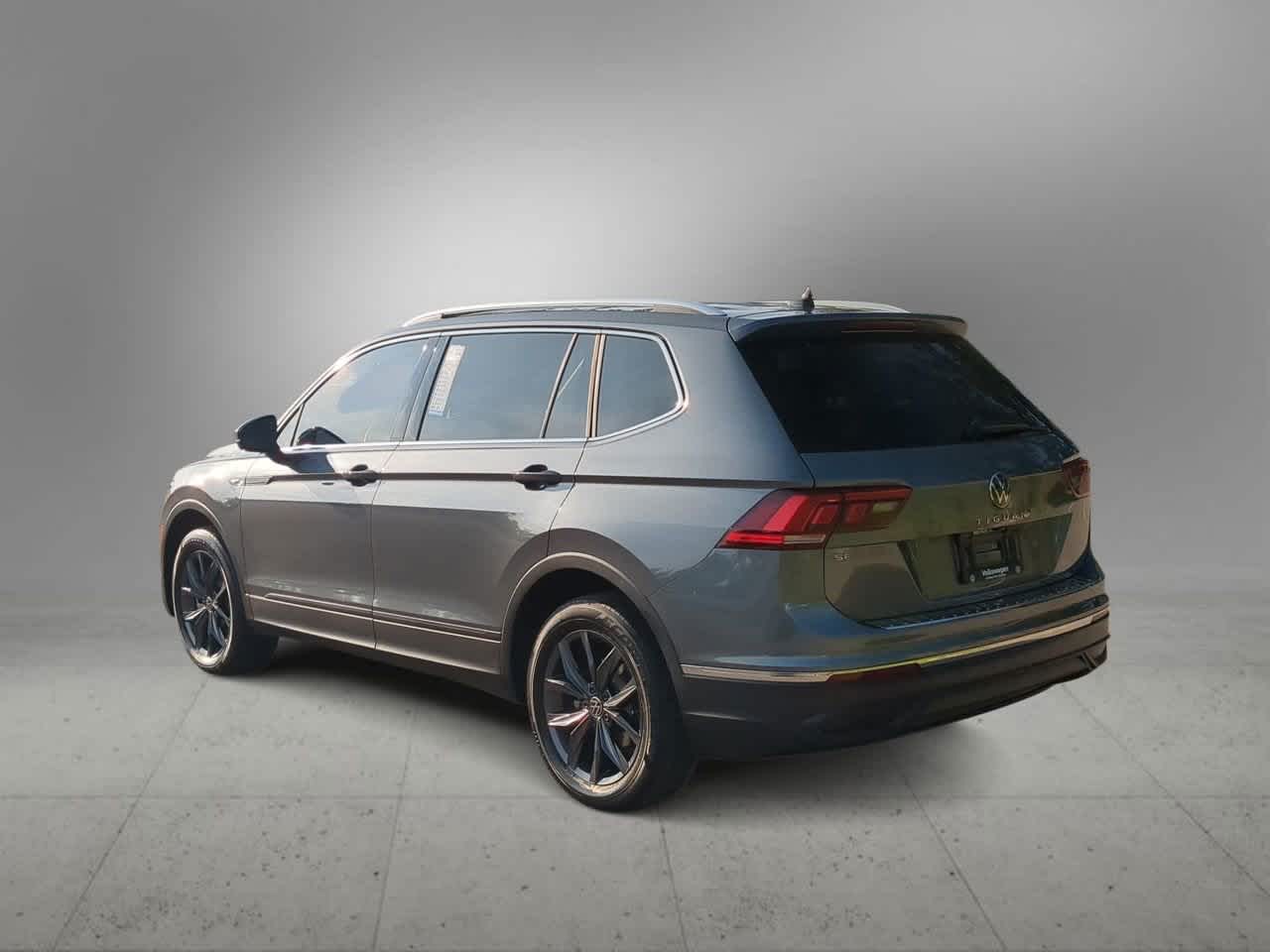 Thumbnail: 2023 Volkswagen Tiguan - 6