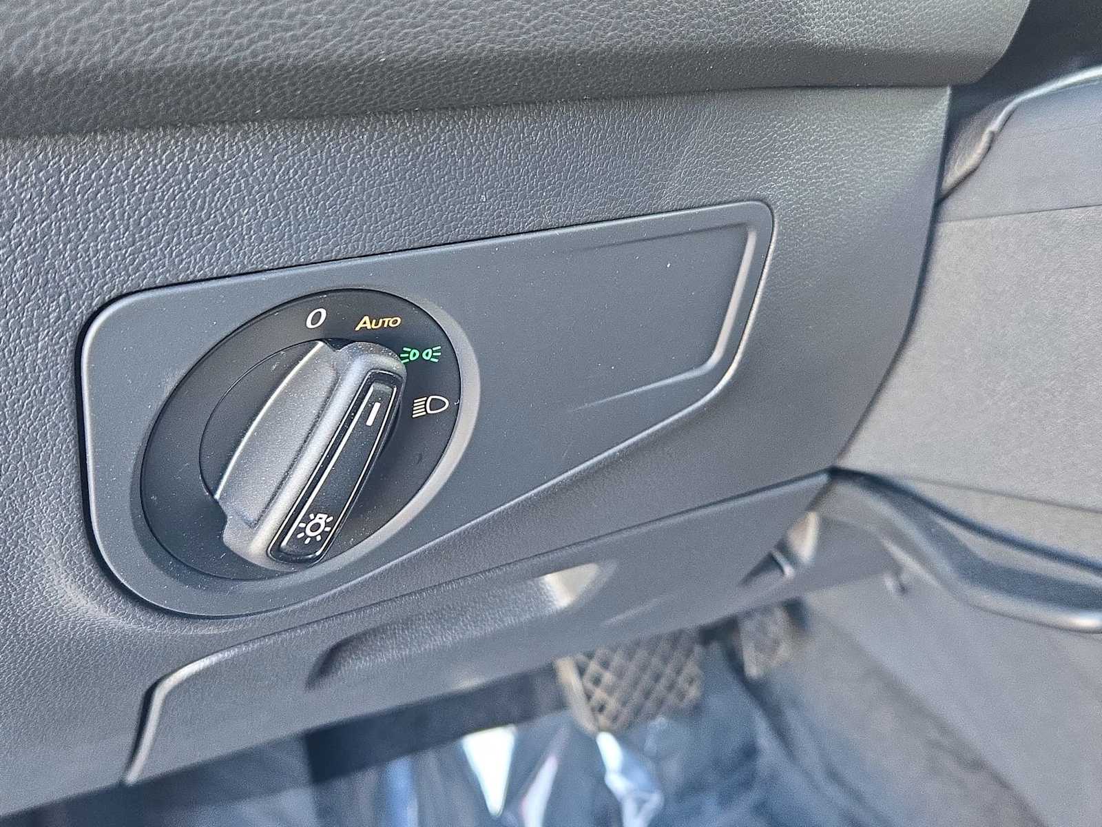 Thumbnail: 2023 Volkswagen Tiguan - 36