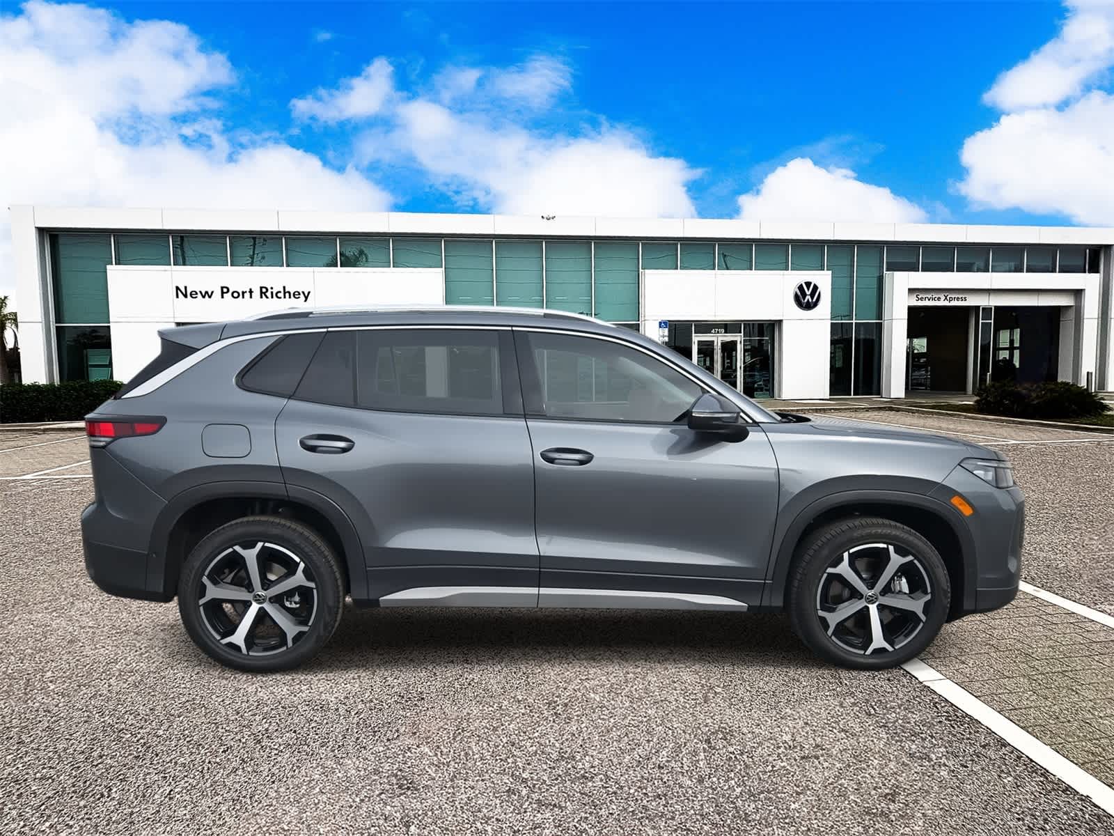 Thumbnail: 2025 Volkswagen Tiguan - 9