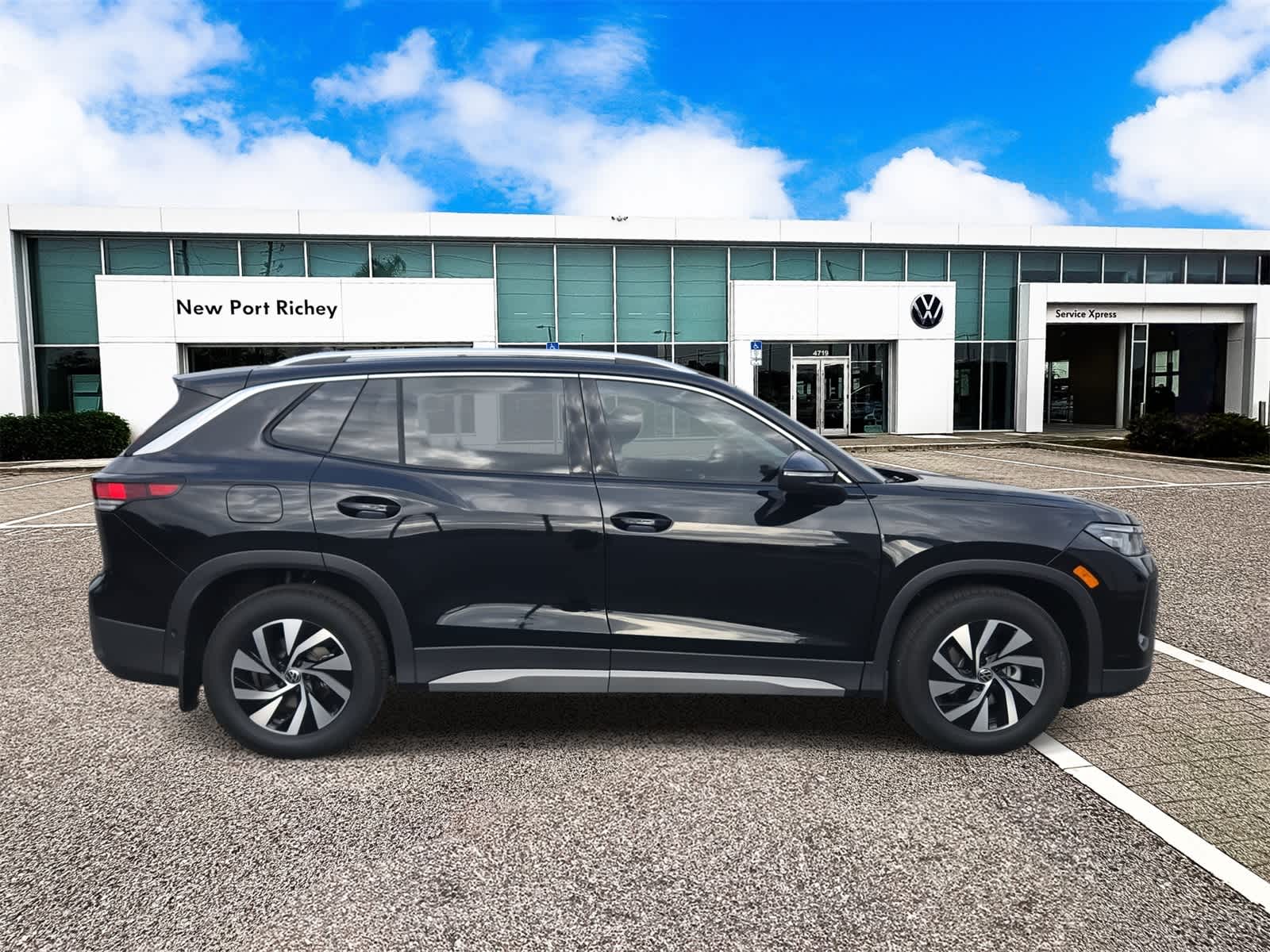 Thumbnail: 2026 Volkswagen Tiguan - 9