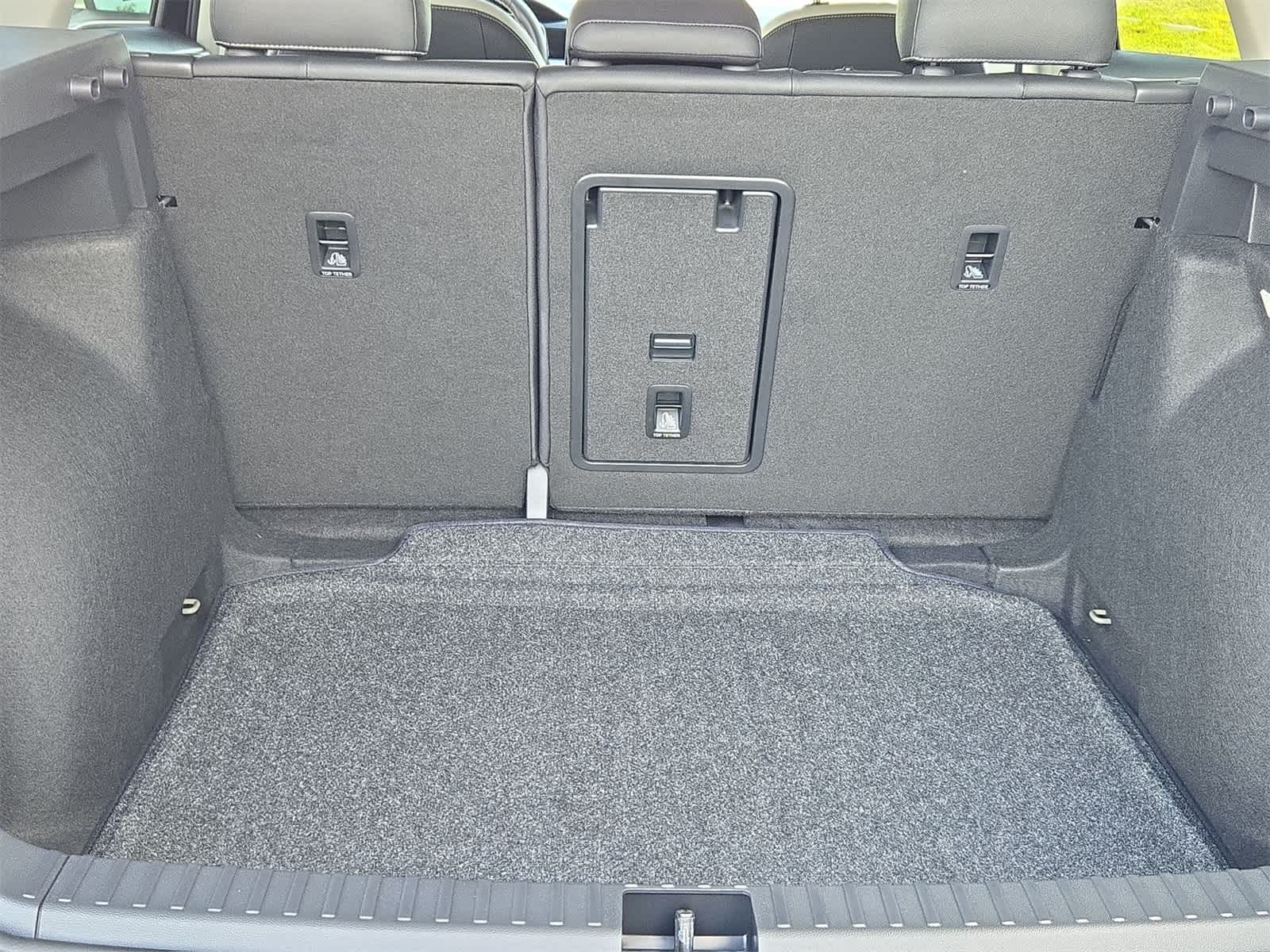 Thumbnail: 2025 Volkswagen Taos - 33