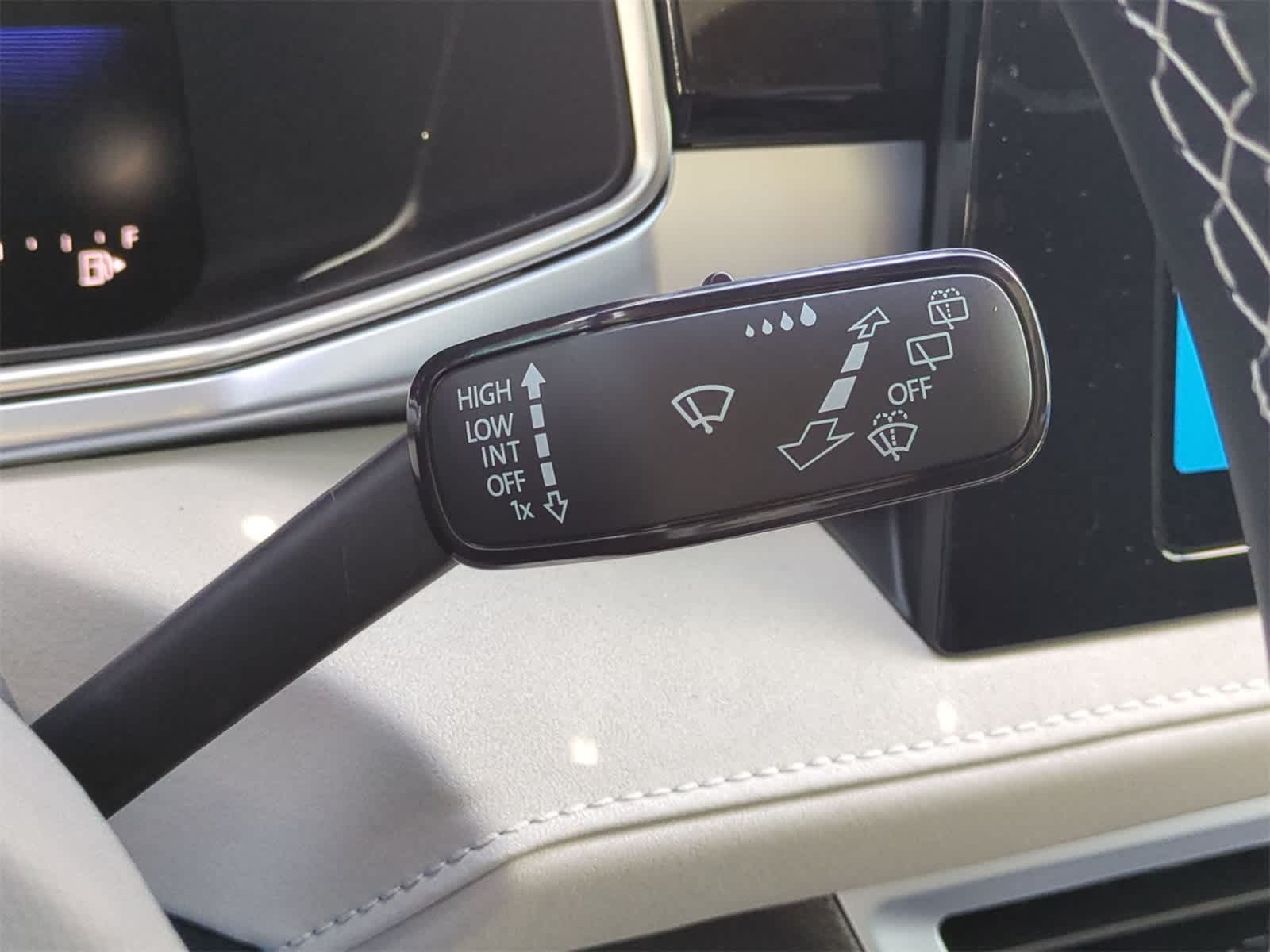 Thumbnail: 2025 Volkswagen Taos - 28