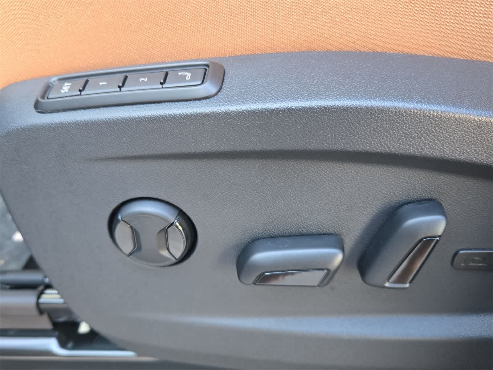 Thumbnail: 2025 Volkswagen ID.Buzz - 18