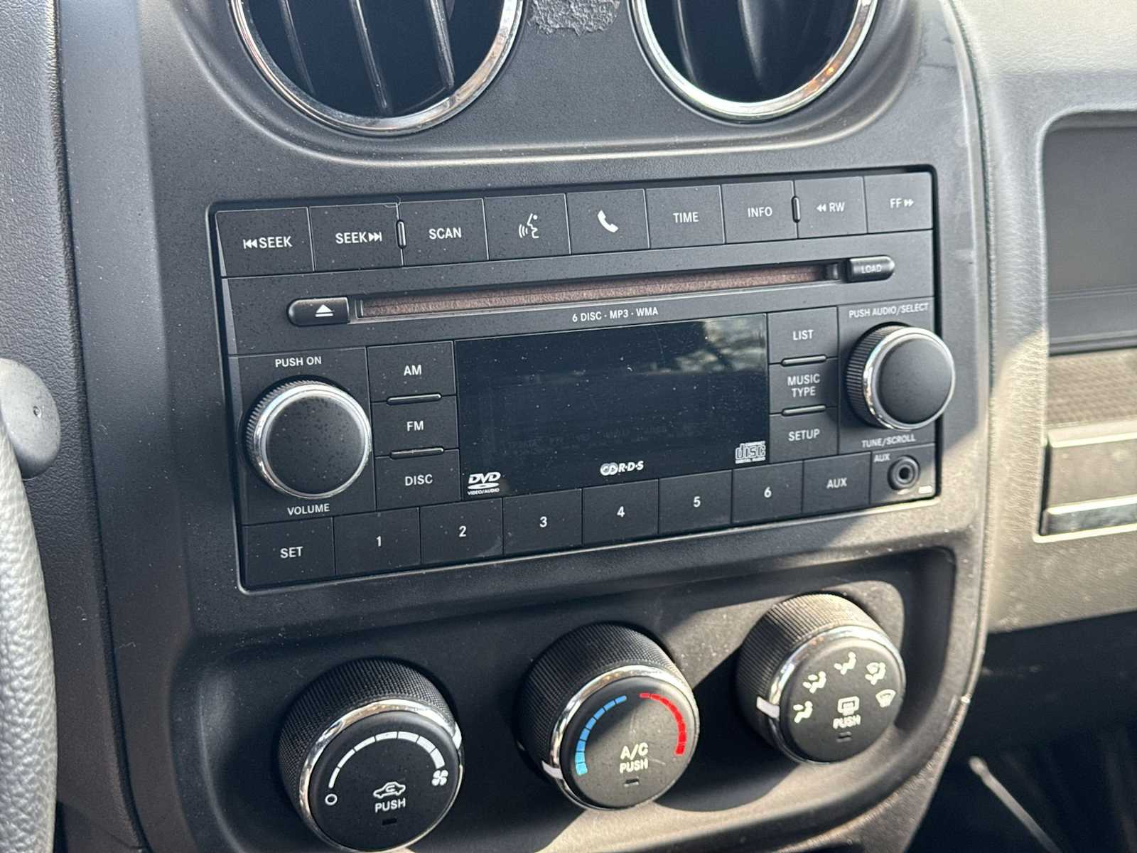 Thumbnail: 2011 Jeep Compass - 22