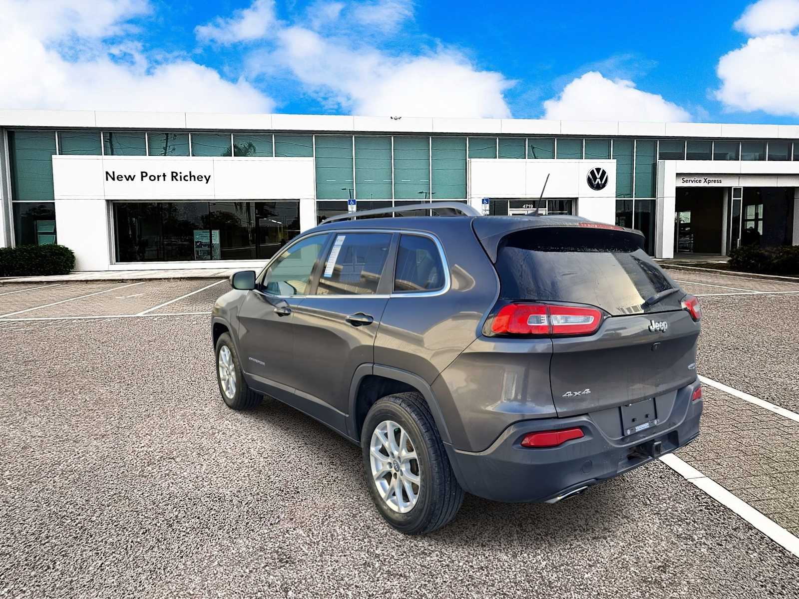 Thumbnail: 2017 Jeep Cherokee - 6