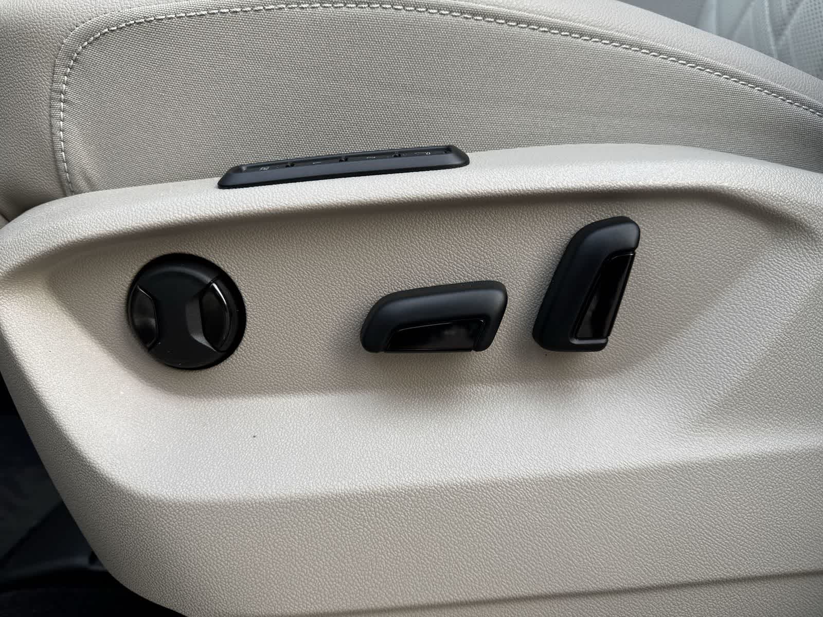 Thumbnail: 2026 Volkswagen Atlas - 16