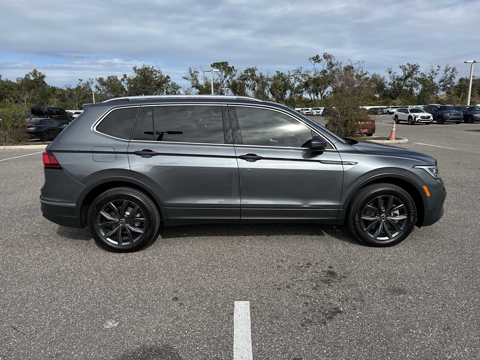 Thumbnail: 2022 Volkswagen Tiguan - 7