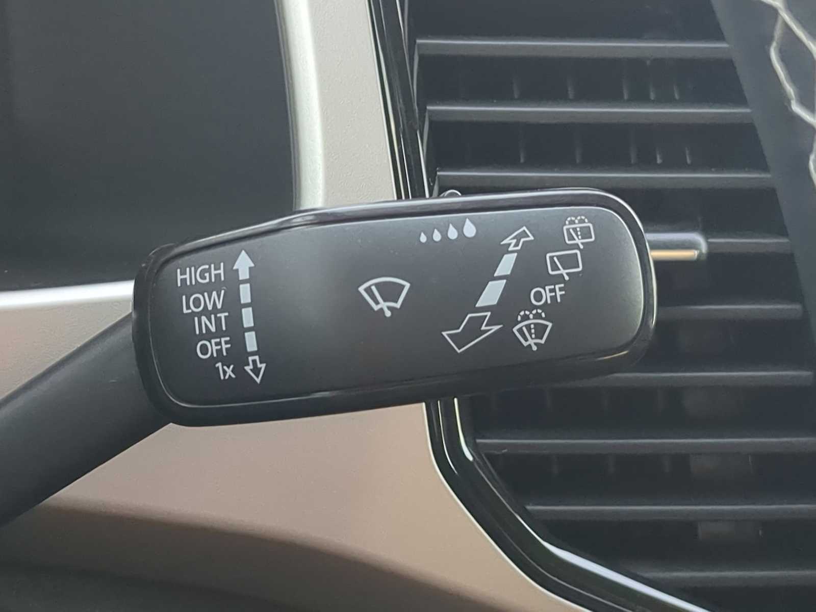 Thumbnail: 2022 Volkswagen Atlas - 26