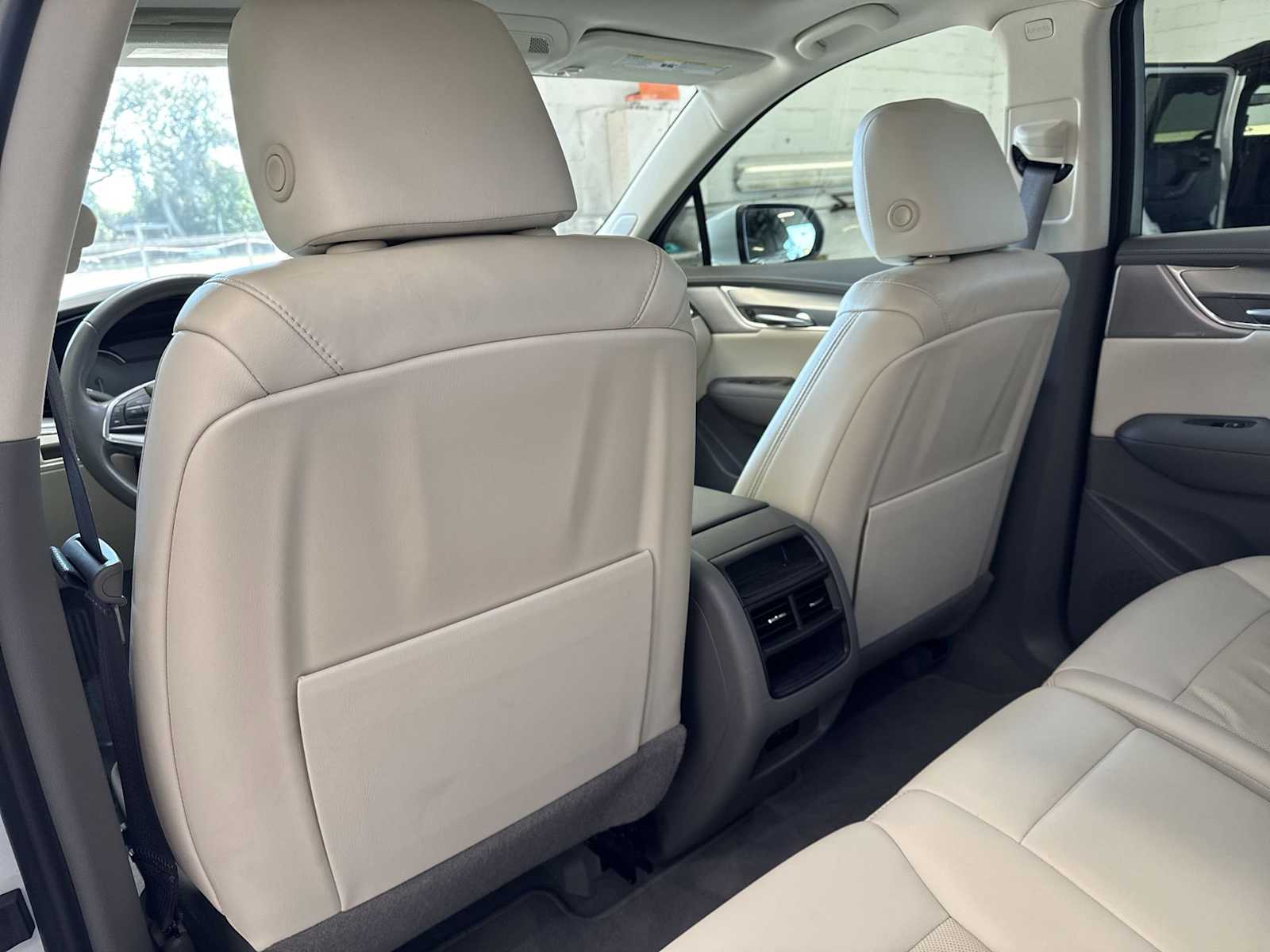 Thumbnail: 2021 Cadillac XT5 - 17