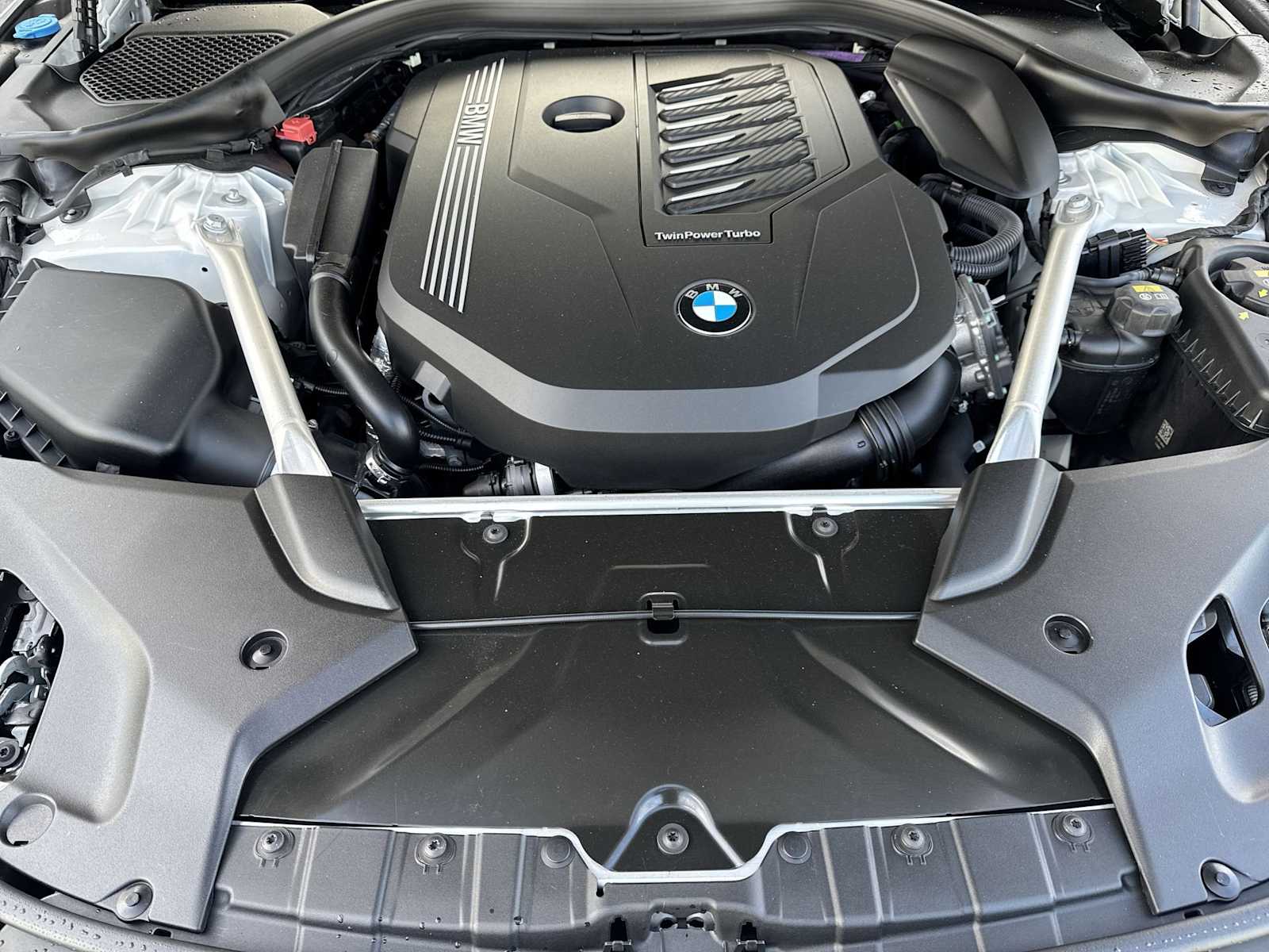 Thumbnail: 2023 BMW 5 Series - 13