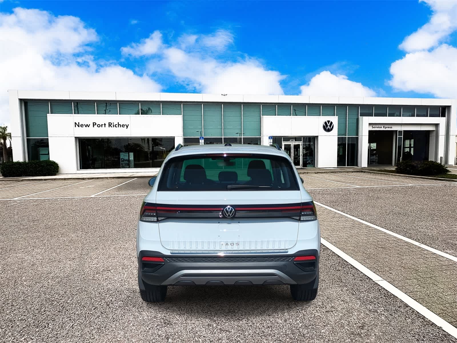 Thumbnail: 2025 Volkswagen Taos - 7