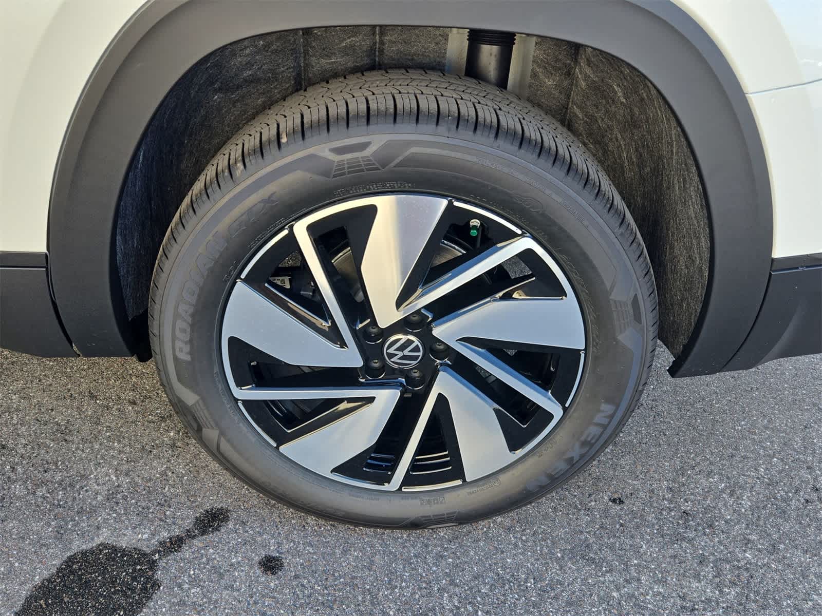 Thumbnail: 2026 Volkswagen Atlas - 14