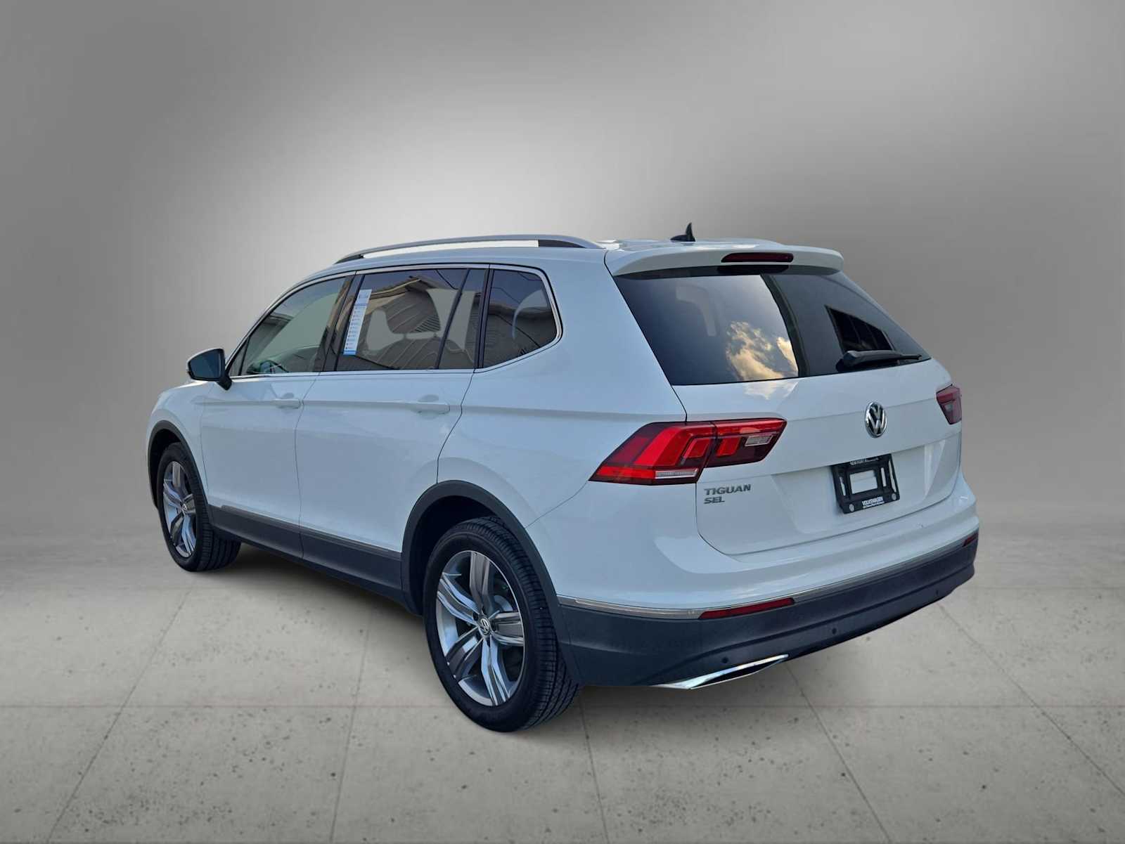 Thumbnail: 2021 Volkswagen Tiguan - 6