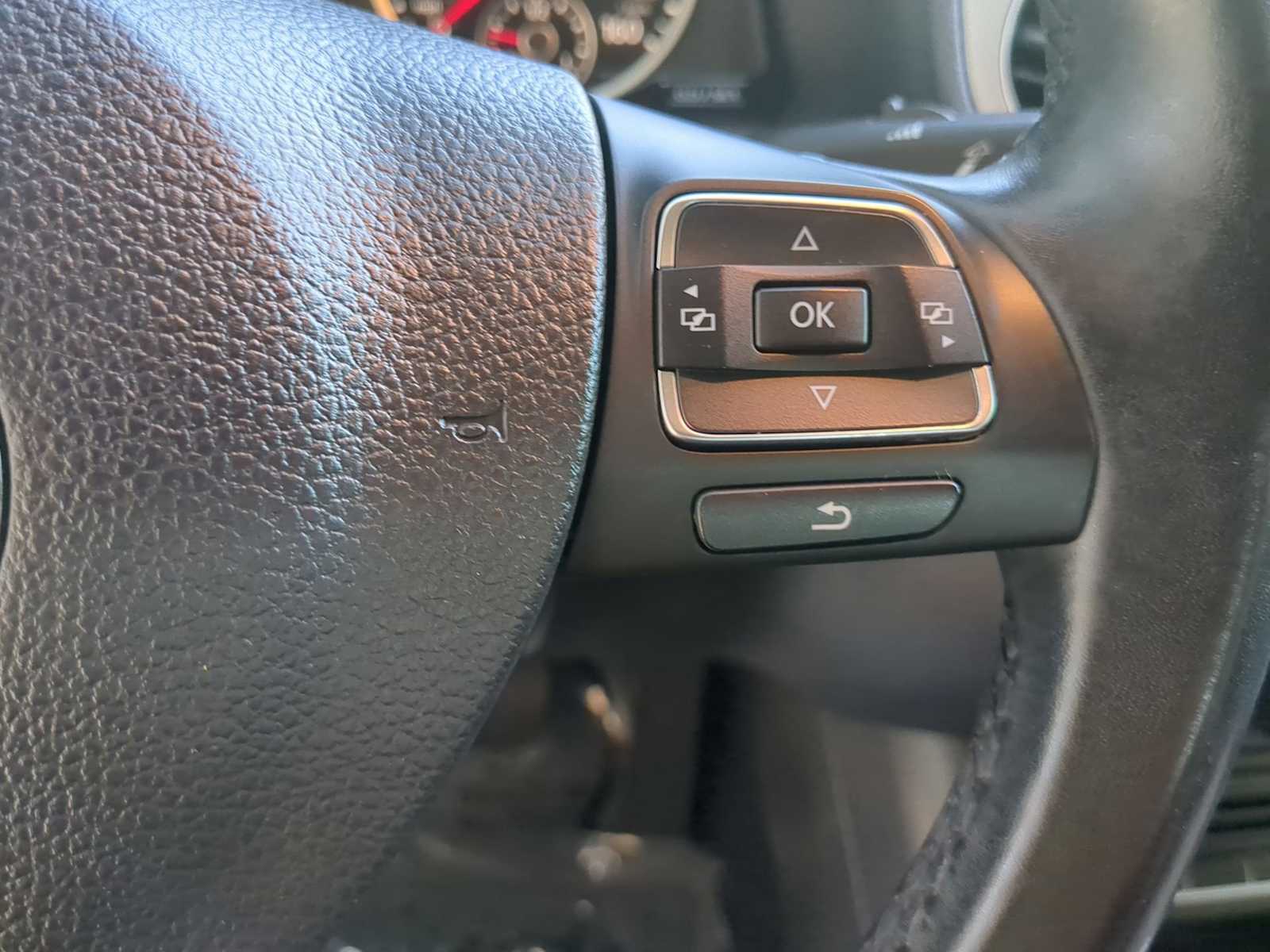 Thumbnail: 2017 Volkswagen Tiguan - 22