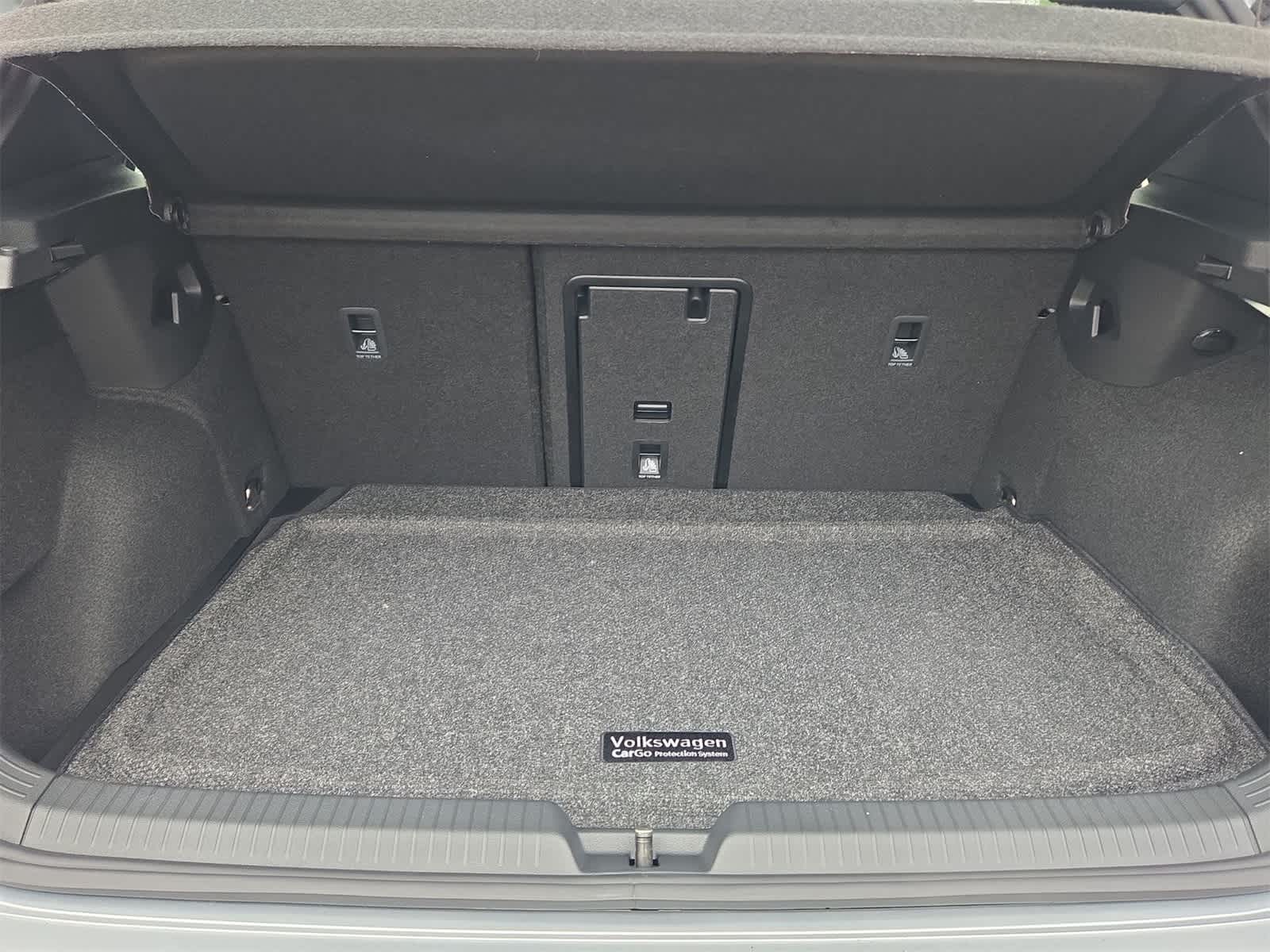 Thumbnail: 2026 Volkswagen Golf - 32